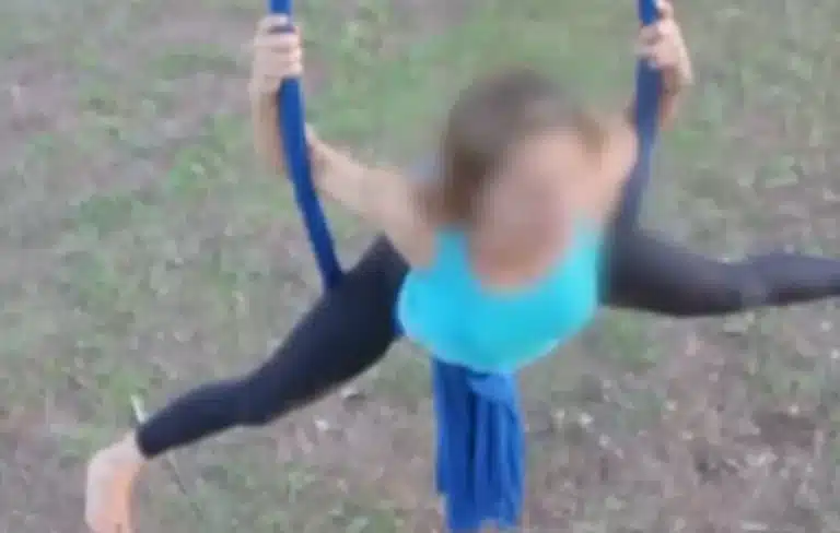 Ξεσπά ο γιος της δασκάλας γιόγκα που έβαζε βόμβες: «Απέτυχε το κράτος να την προστατεύσει ως ασθενή και την αντιμετωπίζει ως παραβάτη»