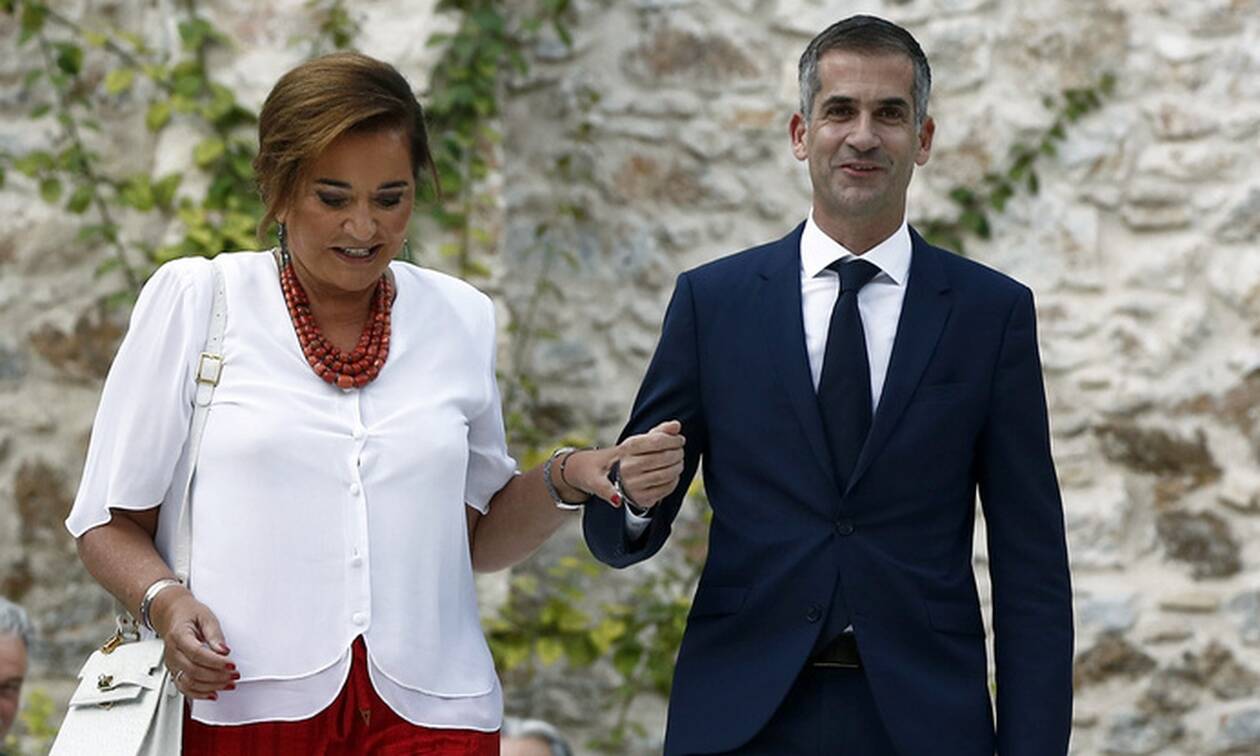 kostas bakoyannis dora