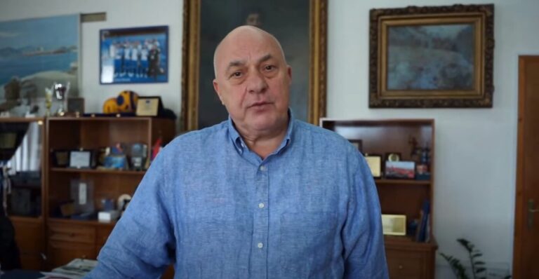 Διάγγελμα Μπέου: «Ο Μητσοτάκης θα κυβερνά όσα χρόνια θέλει»