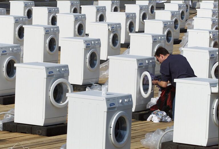 Iστορική απόφαση: Η Γαλλία ποινικοποιεί την προγραμματισμένη απαξίωση