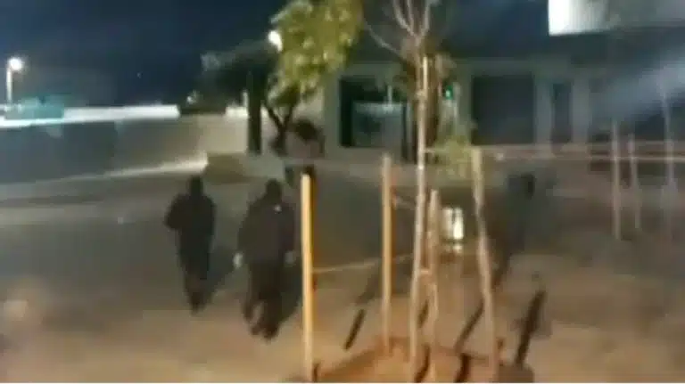 Ο Ρουβίκωνας χτύπησε… λάθος εταιρεία στο Μενίδι: Νόμιζαν ότι είναι η «Βιολάντα» και έσπασαν άλλη τζαμαρία