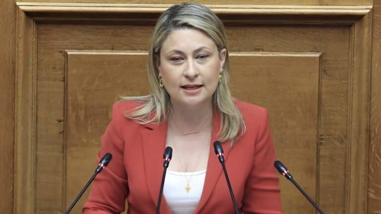 Η Χριστίνα Αλεξοπούλου ζήτησε συγγνώμη για τη φράση «το τζάμπα πέθανε»: «Δεν αναφερόμουν στους εκπαιδευτικούς»