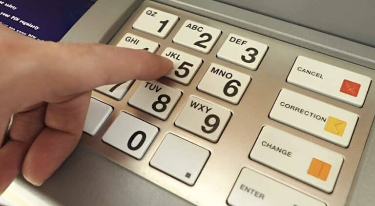 Δεν το ξέρουν ούτε οι λογιστές ακόμη: «Έσκασε» επιδότηση 17.500 ευρώ για νέους που δεν έχουν δουλειά – Οι δικαιούχοι