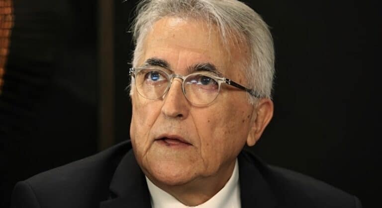 Αντιμέτωπος με κακουργήματα ο πρόεδρος της ΓΣΕΕ – Το ποσό που δεσμεύτηκε από τους τραπεζικούς λογαριασμούς