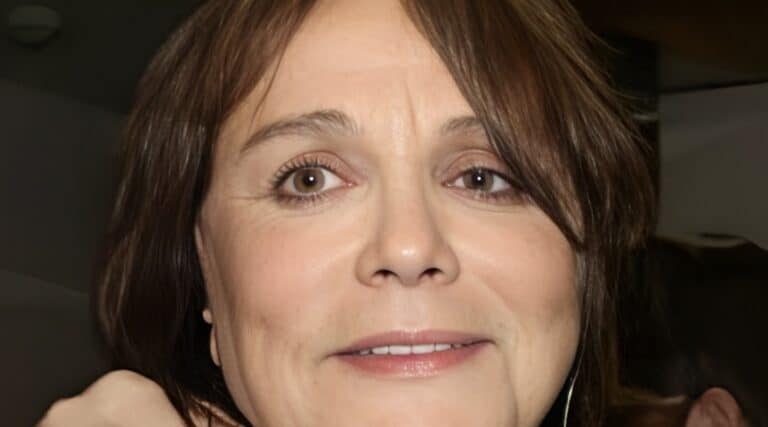 Η έκτpωση που έκανε κρυφά από τον σύζυγό της και η εικόνα σήμερα για την γνωστή Ελληνίδα ηθοποιό