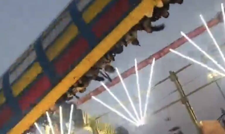 Ινδία: Ένας νεκρός και 13 τραυματίες από κατάρρευση μηχανήματος σε λούνα παρκ – Σοκαριστικό βίντεο