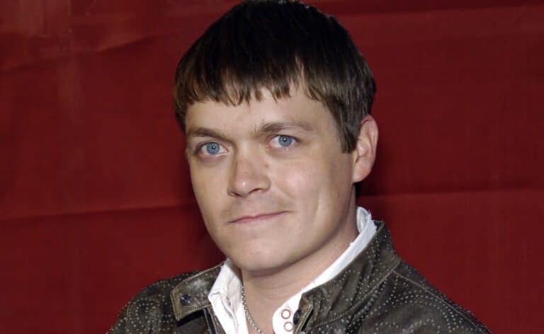 Πέθανε ο τραγουδιστής Μπραντ Άρνολντ σε ηλικία 47 χρονών