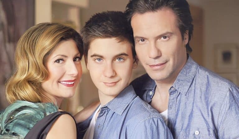 Στράτος Τζώρτζογλου και Μαρία Γεωργιάδου ποζάρουν μαζί, 22 χρόνια μετά το διαζύγιό τους