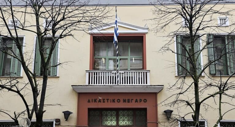 Μητέρα εγκατέλειψε στα δικαστήρια το 9,5 ετών παιδί της με αυτισμό μετά από απόφαση για την επιμέλειά του