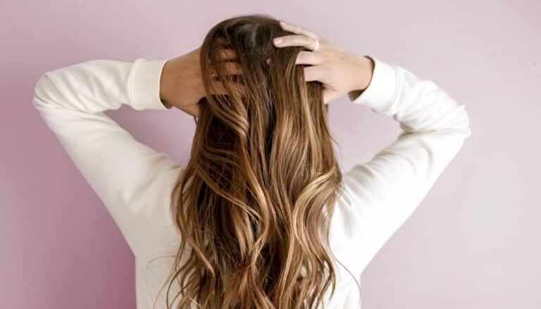 Η δημοφιλής Ελληνίδα παρουσιάστρια που δεν έχει μαλλιά: Οι ιταλικές τρέσες των χιλιάδων ευρώ