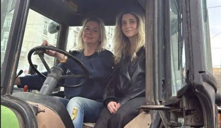 Σύνταγμα: Μόλις μαθεύτnκε για τις 2 αγρότισσες που μιλούν όλοι σήμερα