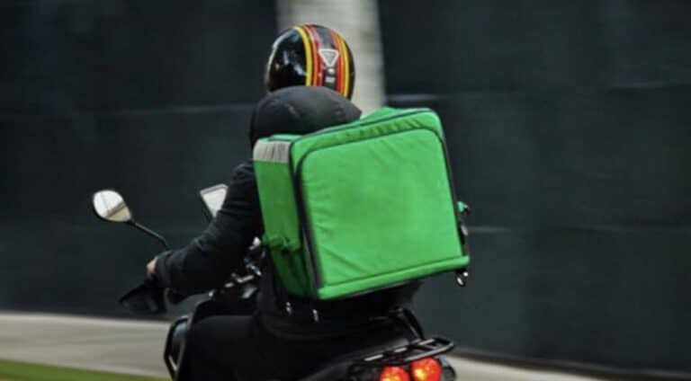 ΒΟΜΒΑ ΜΕ ΑΥΤΟ ΠΟΥ ΕΡΧΕΤΑΙ ΣΤΗΝ ΕΛΛΑΔΑ – ΤΡΕΜΟΥΝ EFOOD ΚΑΙ WOLT