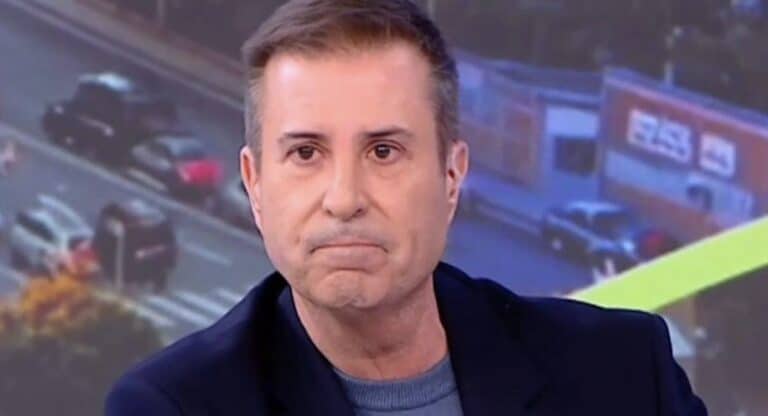 Δύσκολες στιγμές για τον Παναγιώτη Στάθη: «Πριν βγούμε στον αέρα έμαθα ότι έχασα τη μητέρα μου»