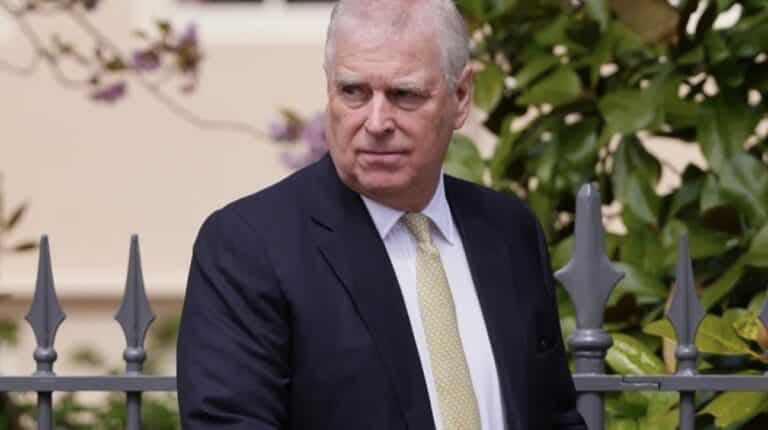 Συνελήφθη ο πρίγκιπας Άντριου – Τον κατηγορούν για παράβαση καθήκοντος στο σκάνδαλο Έπσταϊν