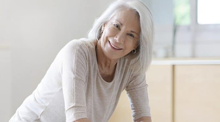 Στα 72 της νιώθει 30 χρόνια νεότερη – Η άσκηση που έκανε τη διαφορά