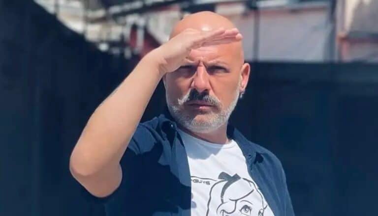 Επιστρέφει στην ελληνική τηλεόραση ο Νίκος Μουτσινάς