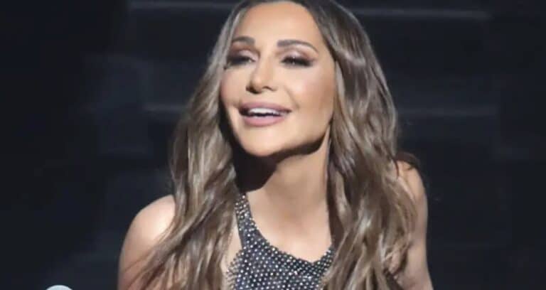 Η Δέσποινα Βανδή έδειξε στους θαυμαστές της τα νέα μαλλιά του γιου της με καφέ καρδιές