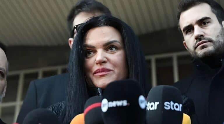 Δεν είναι όλα σκοτεινά – Η Ελλάδα «γεννά» και γυναίκες όπως η Κατσαφάδου