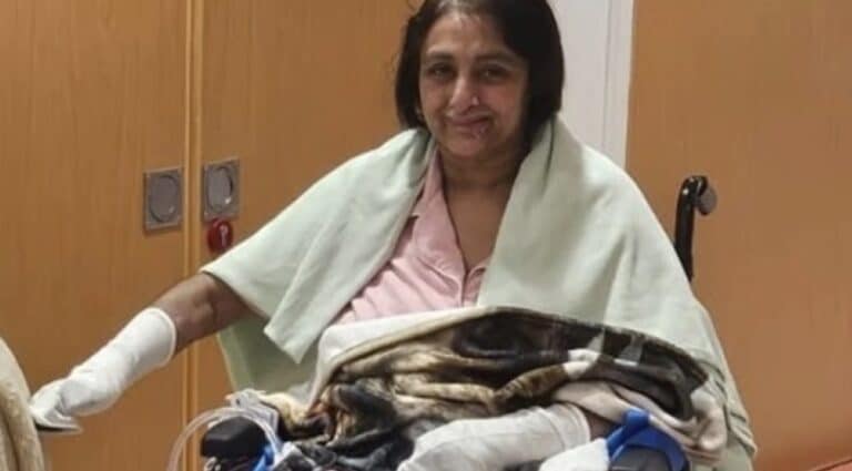 Γυναίκα έχασε όλα τα άκρα της, έπαθε σηψαιμία από σκύλο που της έγλειψε μια πληγή