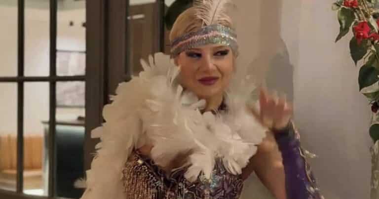 Η Φαίη Σκορδά φόρεσε την πιο εντυπωσιακή στολή για τις Αποκριές