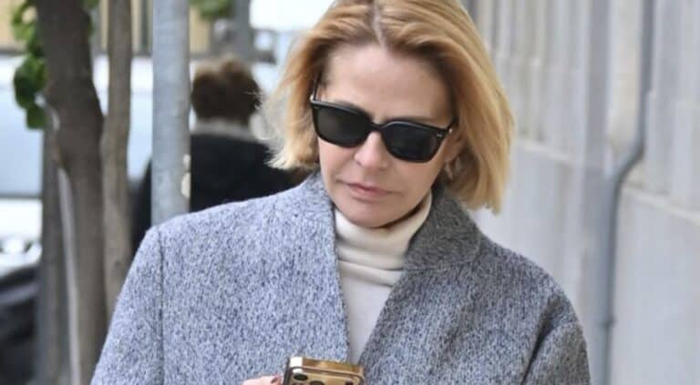 Τζένη Μπαλατσινού: Με άψογο σύνολο από πάνω μέχρι κάτω στο κέντρο της Αθήνας