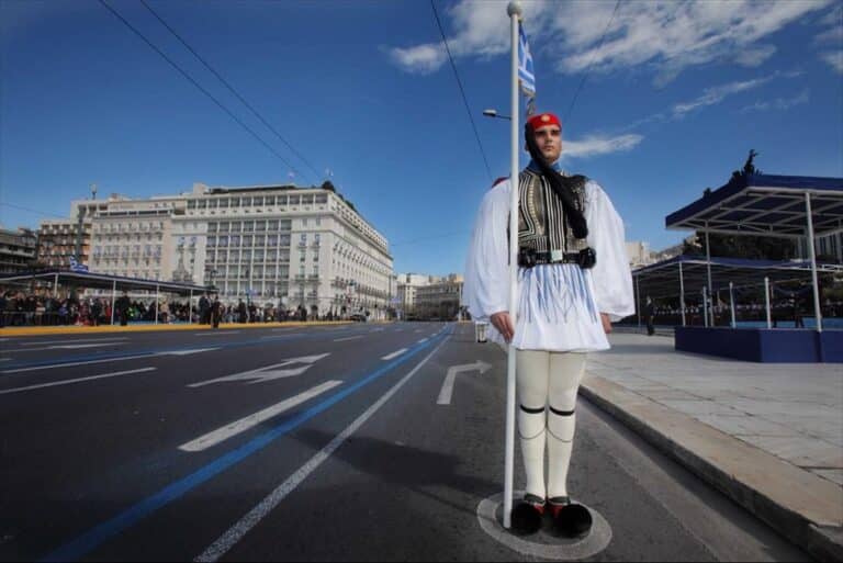 25η Μαρτίου: Η «χαμένη» αργία του 2026 – Τι αλλάζει για σχολεία, δημόσιο και καταστήματα