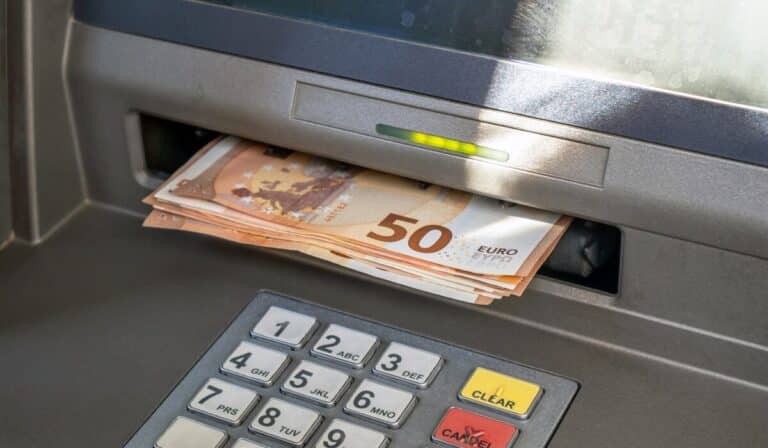 Συντάξεις Μαρτίου 2026: Η Καθαρά Δευτέρα φέρνει μικρές… εκπλήξεις στα ΑΤΜ