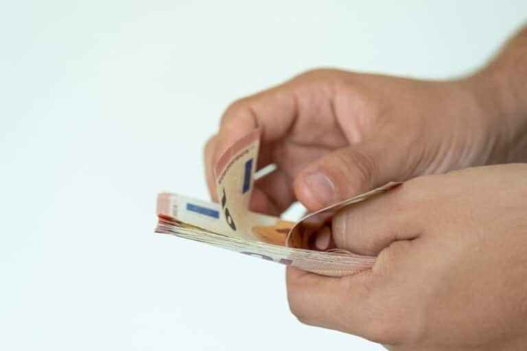 Συντάξεις: Ένας στους πέντε συνταξιούχους με έως 470 ευρώ – Οι αυξήσεις δεν έφτασαν ποτέ στην τσέπη