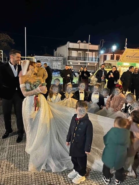 01. nyfi eiche mathites tis gia paranymfoys 2