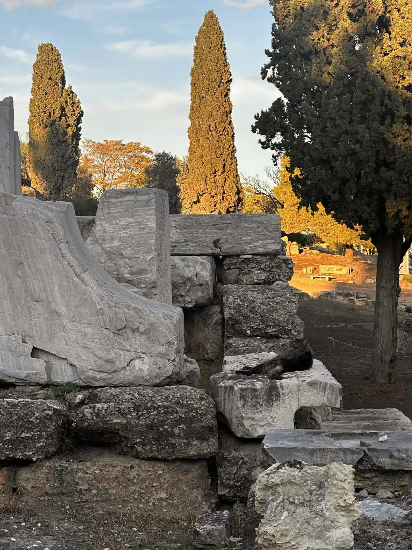 2024 sto skiniko oikodomima toy theatroy