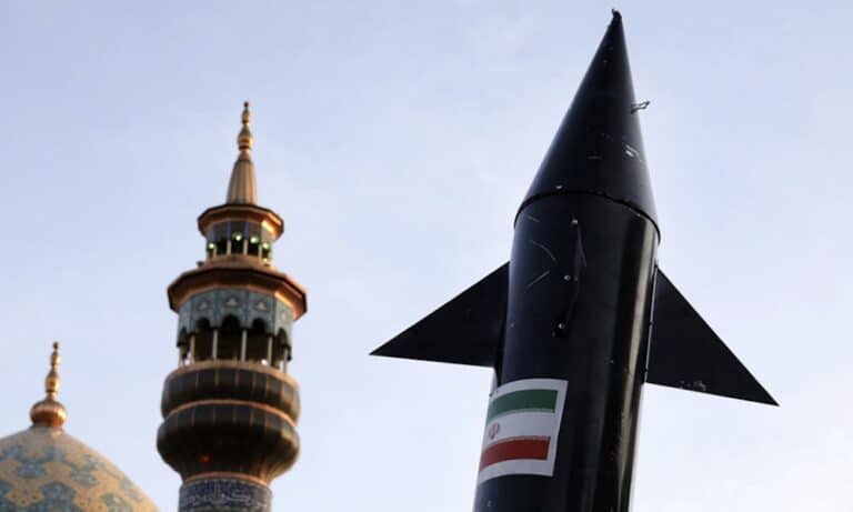 Εντός εμβέλειας ιρανικών βαλλιστικών πυραύλων η Ελλάδα – Μεγάλη ανησυχία στην Αθήνα