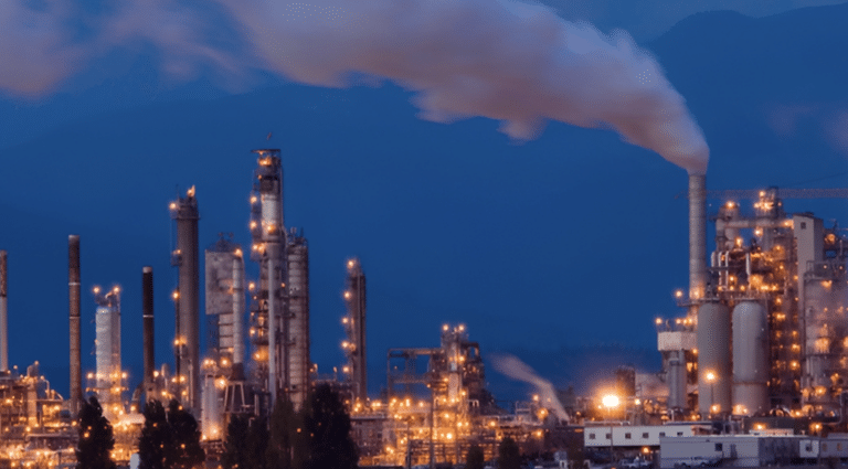 Αύριο τα διυλιστήρια θα ανεβάσουν τις τιμές στη βενζίνη και το πετρέλαιο – Πόσο θα φτάσουν