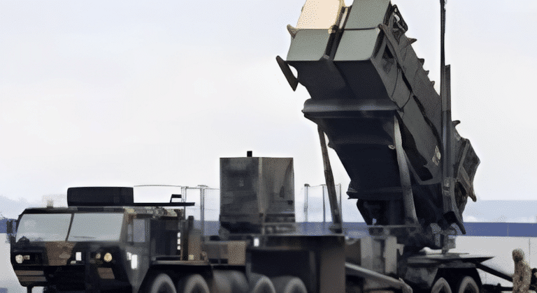 Συστοιχία του αμυντικού πυραυλικού συστήματος Patriot μεταφέρεται στην Κάρπαθο