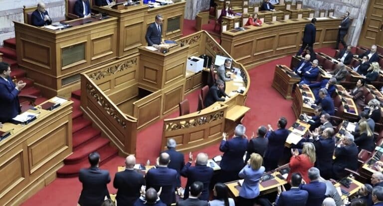 Γενέθλια για τον Κυριάκο Μητσοτάκη – Οι ευχές στη Βουλή και τα κεράσματα χωρίς ζάχαρη