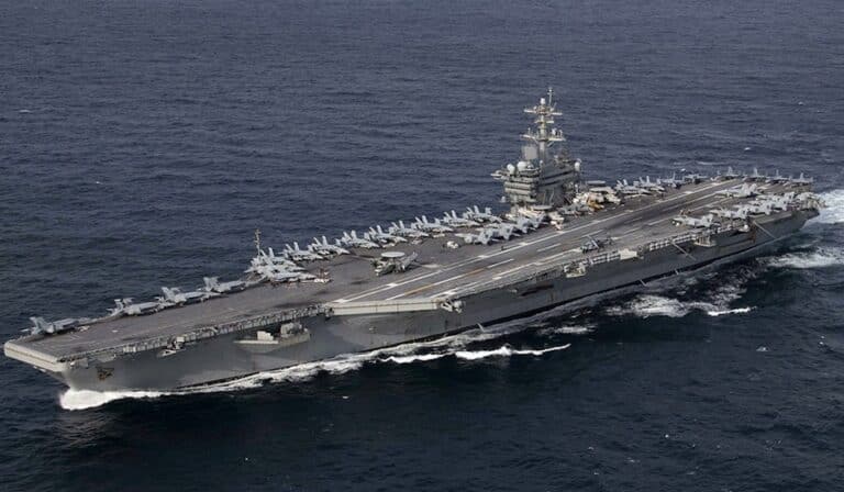 Το Ιράν λέει πως χτύπησε το αεροπλανοφόρο «Αβραάμ Λίνκολν»