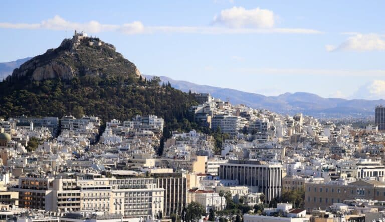 Σάλος με τον Τειρεσία ενοικιαστών – Θα αντλεί στοιχεία από ΑΑΔΕ, ΕΦΚΑ, τράπεζες και λογαριασμούς