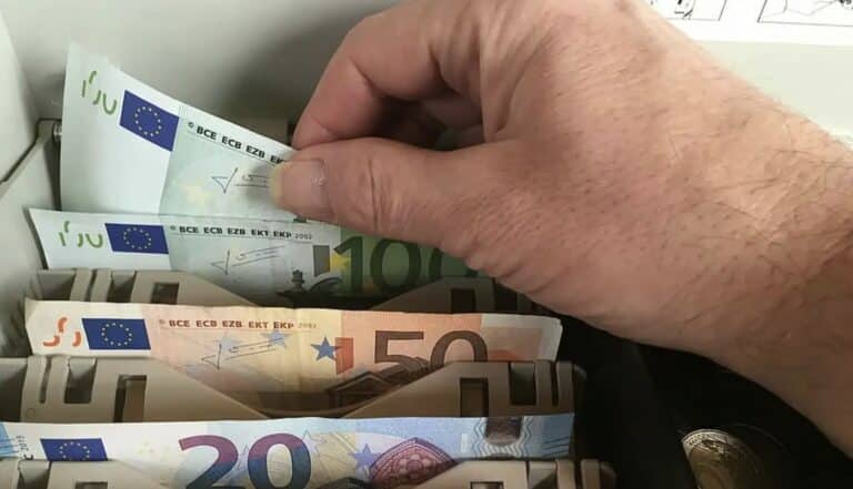 Δυσάρεστα νέα για όσους έχουν χρέη σε τράπεζες και δημόσιο