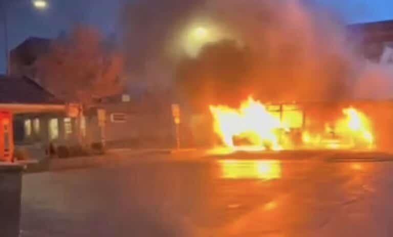 Τραγωδία στην Ελβετία: 6 νεκροί και τουλάχιστον 5 τραυματίες μετά από φωτιά σε λεωφορείο