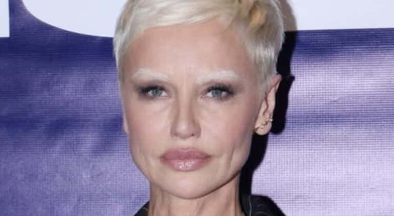 Αγνώριστη η Αντριάνα Σκλεναρίκοβα σε βραδινή εκδήλωση