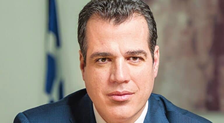 Θάνος Πλεύρης: «Είμαστε έτοιμοι για πιο σκληρά μέτρα εάν δούμε αυξημένες ροές»