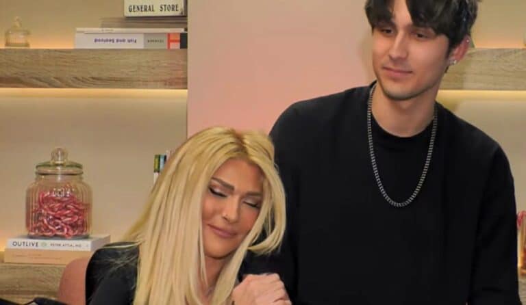 Μπάμπης Λαζαρίδης – Ο γιος της Ηλιάδη την αγκάλιασε μετά τις αποκαλύψεις της για κακοποίηση από τον πατέρα του