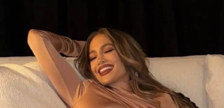 Τζένιφερ Λόπεζ: Σάλος με φωτογραφία που ανέβασε – Φαίνεται να έχει 6 δάχτυλα στα πόδια