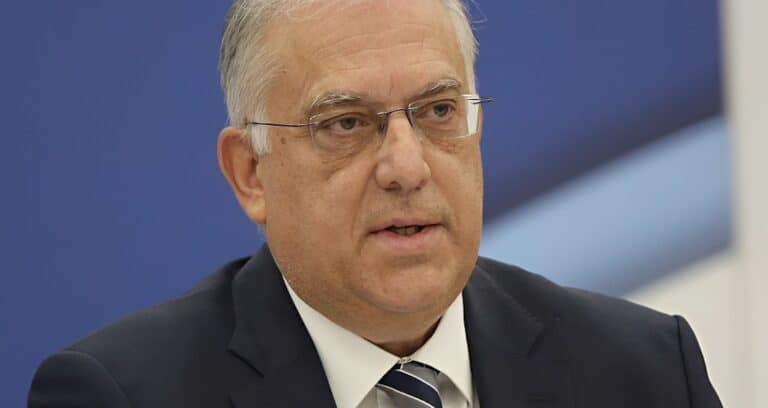 Θεοδωρικάκος: «Οι πολίτες στηρίζουν το μέτρο του πλαφόν στα κέρδη»