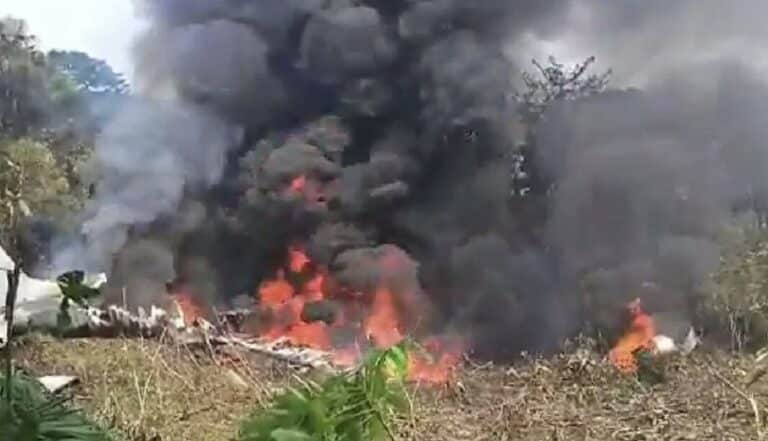 Συνετρίβη μεταγωγικό αεροσκάφος με περισσότερους από 110 επιβαίνοντες  