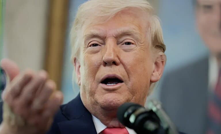 Ντόναλντ Τραμπ: «Το Ιράν θέλει απεγνωσμένα συμφωνία, δέχτηκε να μην αποκτήσει ποτέ πυρηνικά»