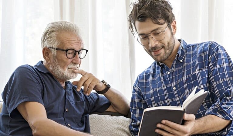 Μέχρι ποια ηλικία οι γονείς πρέπει να στηρίζουν οικονομικά τα παιδιά τους;