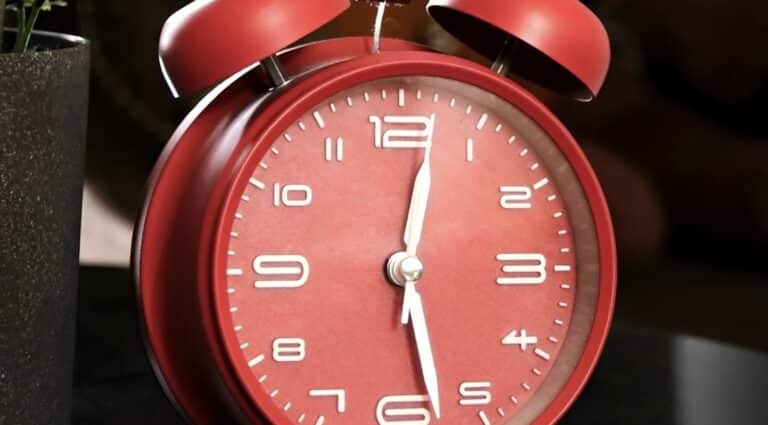 Αλλαγή ώρας 2026: Χάνουμε ή κερδίζουμε ύπνο και τι σημαίνει η αλλαγή για την υγεία μας