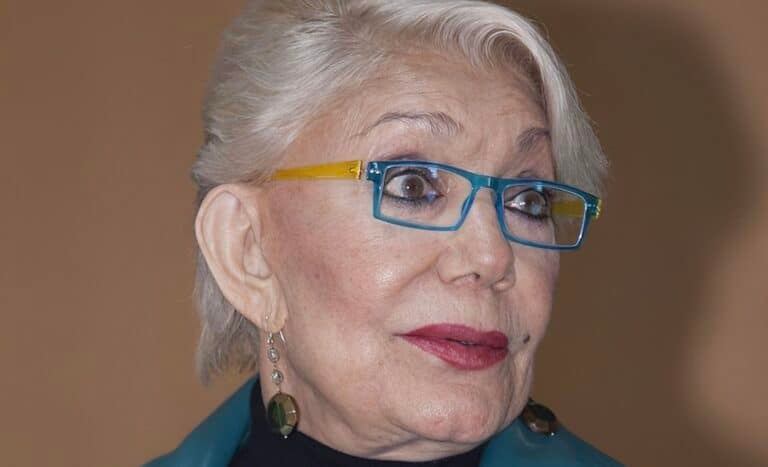 Μαρινέλλα: Η τελευταία δημόσια εμφάνιση το καλοκαίρι του 2024 στο Άλσος – Φωτογραφίες με τους πρωταγωνιστές της παράστασης