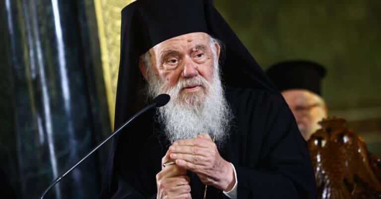 «Ιερά πυρά» κατά του υπουργείου Παιδείας για την αντικατάσταση των Θρησκευτικών