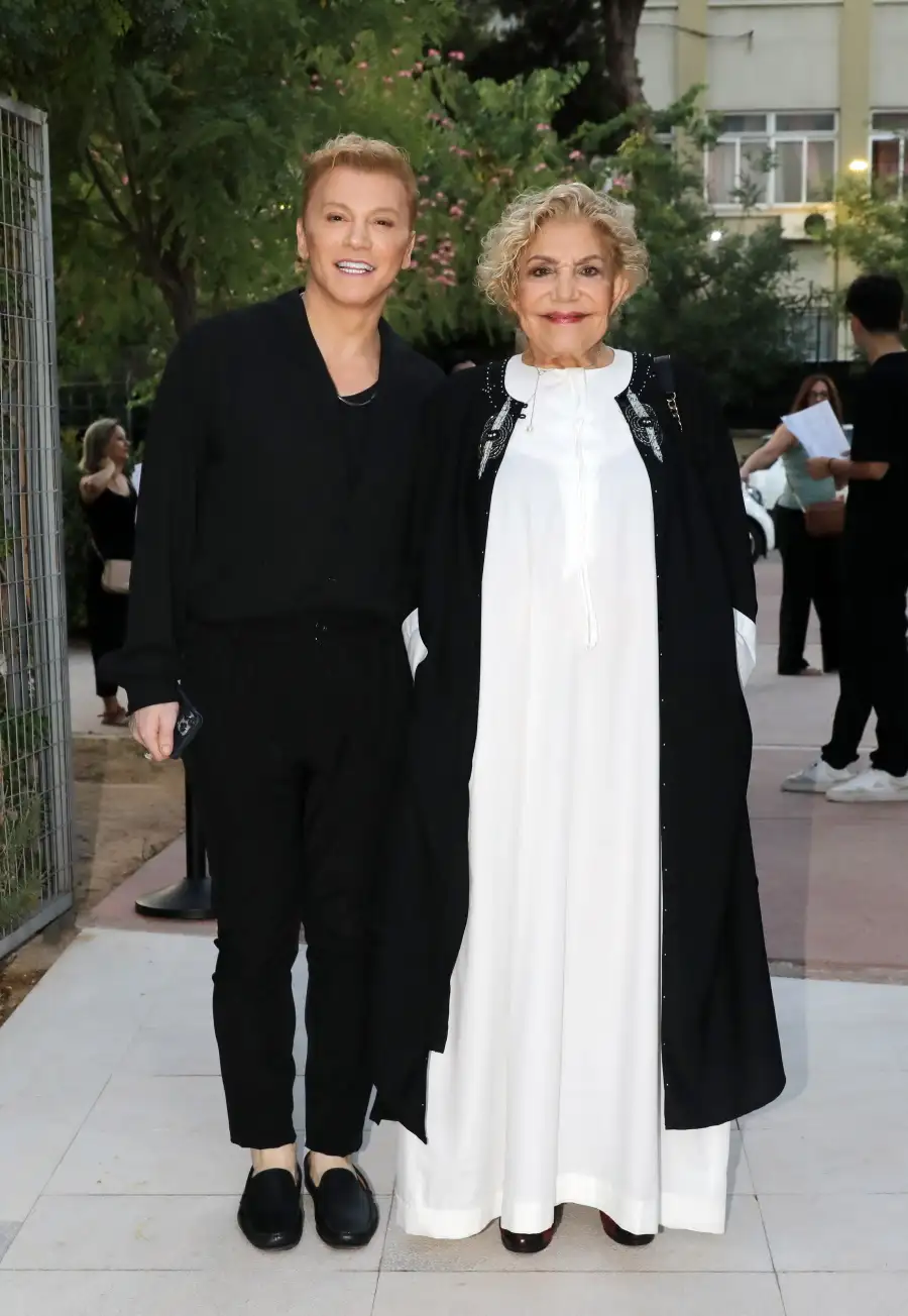 4196 takis zaxaratos marinela 2762024